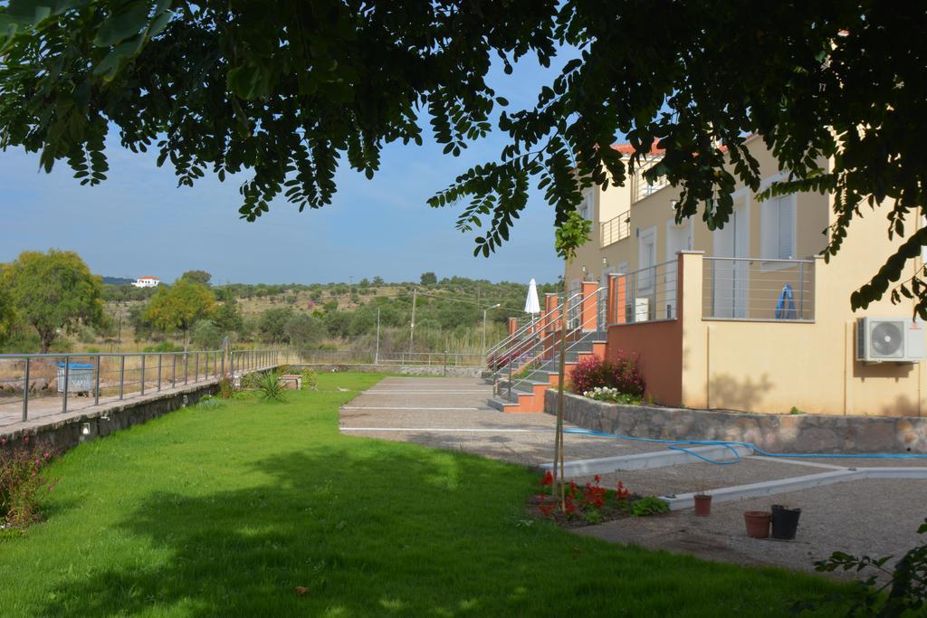 Palaiologou Panorama Apartments Mantamádos Eksteriør bilde